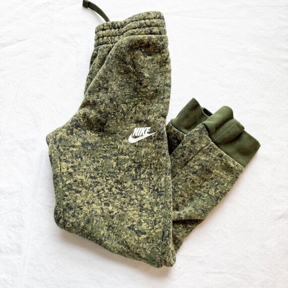 Nike Boys Green Camouflage Jogger Pants Size 7 - Picture 1 of 7